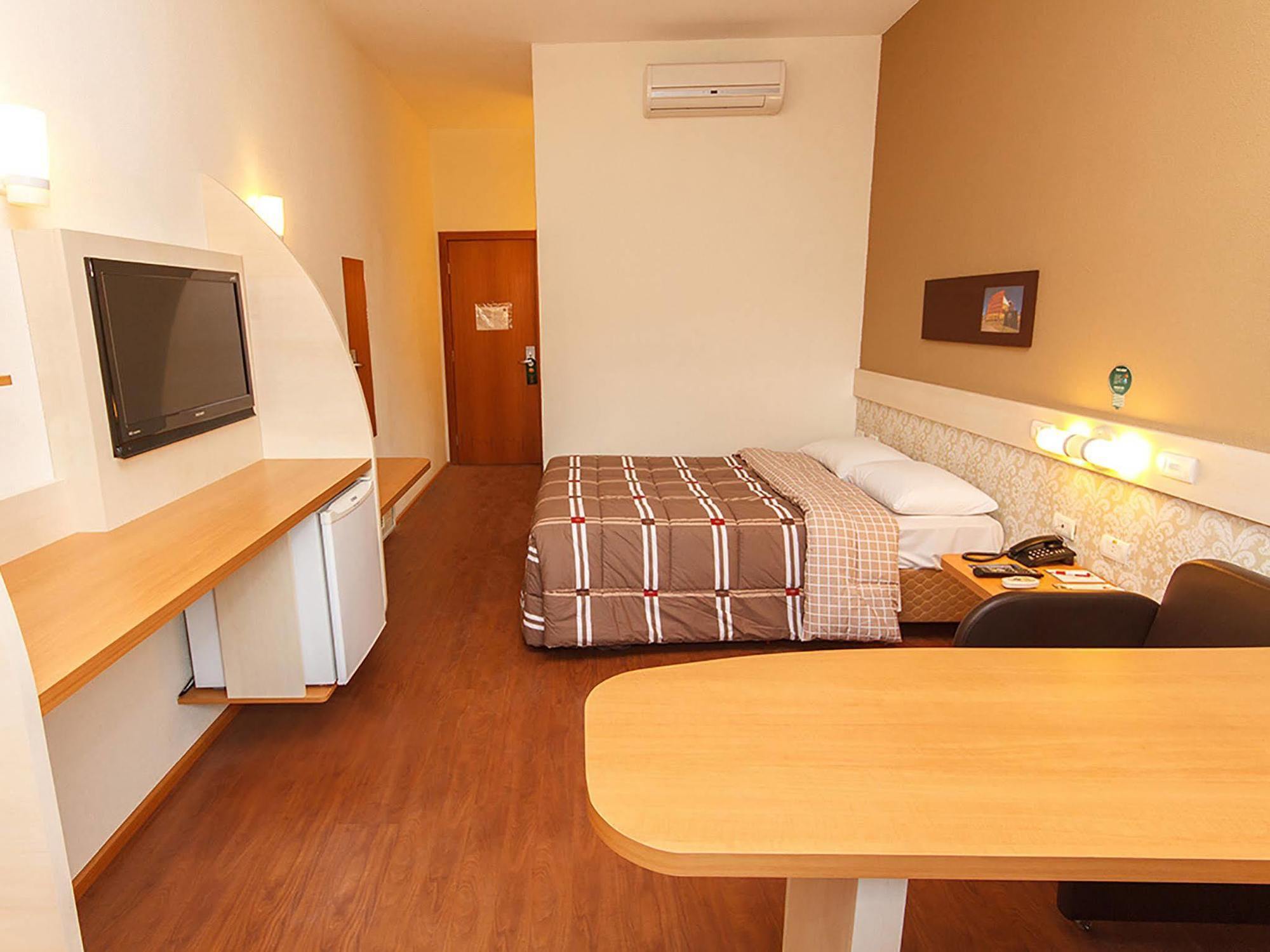 Hotel 10 Dourados Eksteriør bilde