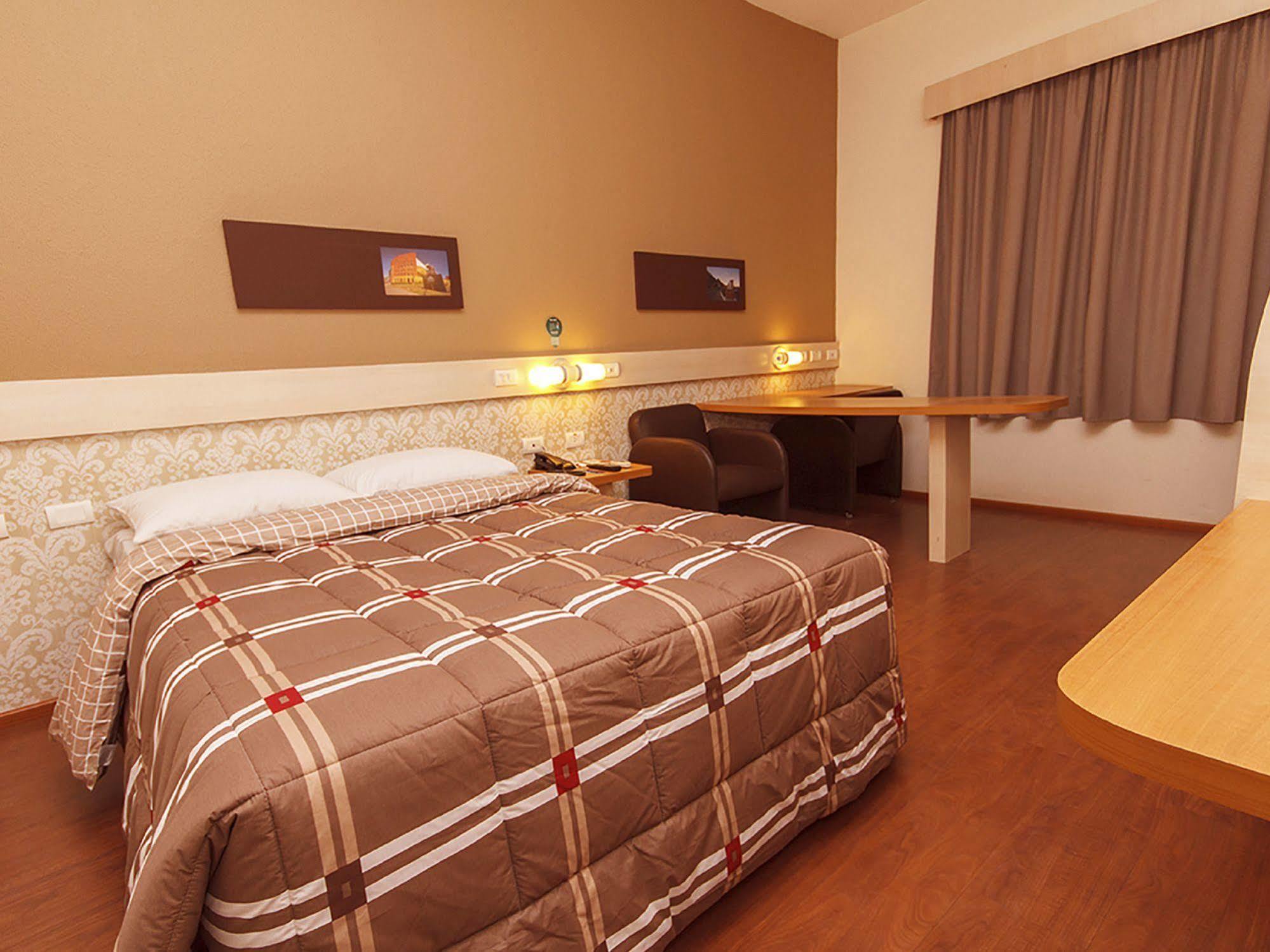 Hotel 10 Dourados Eksteriør bilde